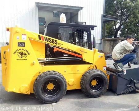西藏阿里地区山猫无尘封闭清扫车厂家