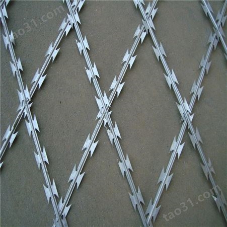 焊接刺网润宁菱形焊接刀片刺网护栏隔离刺丝网