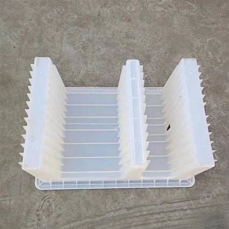 高速排水U型槽模具 U型排水槽预制模板 塑料水沟U型槽模具 设计制造 松威