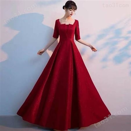 红色礼服裙大型合唱演出服